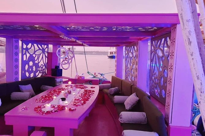 فلوكة فاخرة على النيل مع غداء