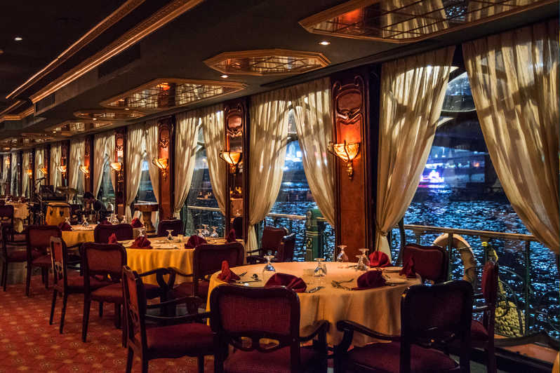 رحلة غداء لمدة ساعتين على نهر النيل في القاهرة