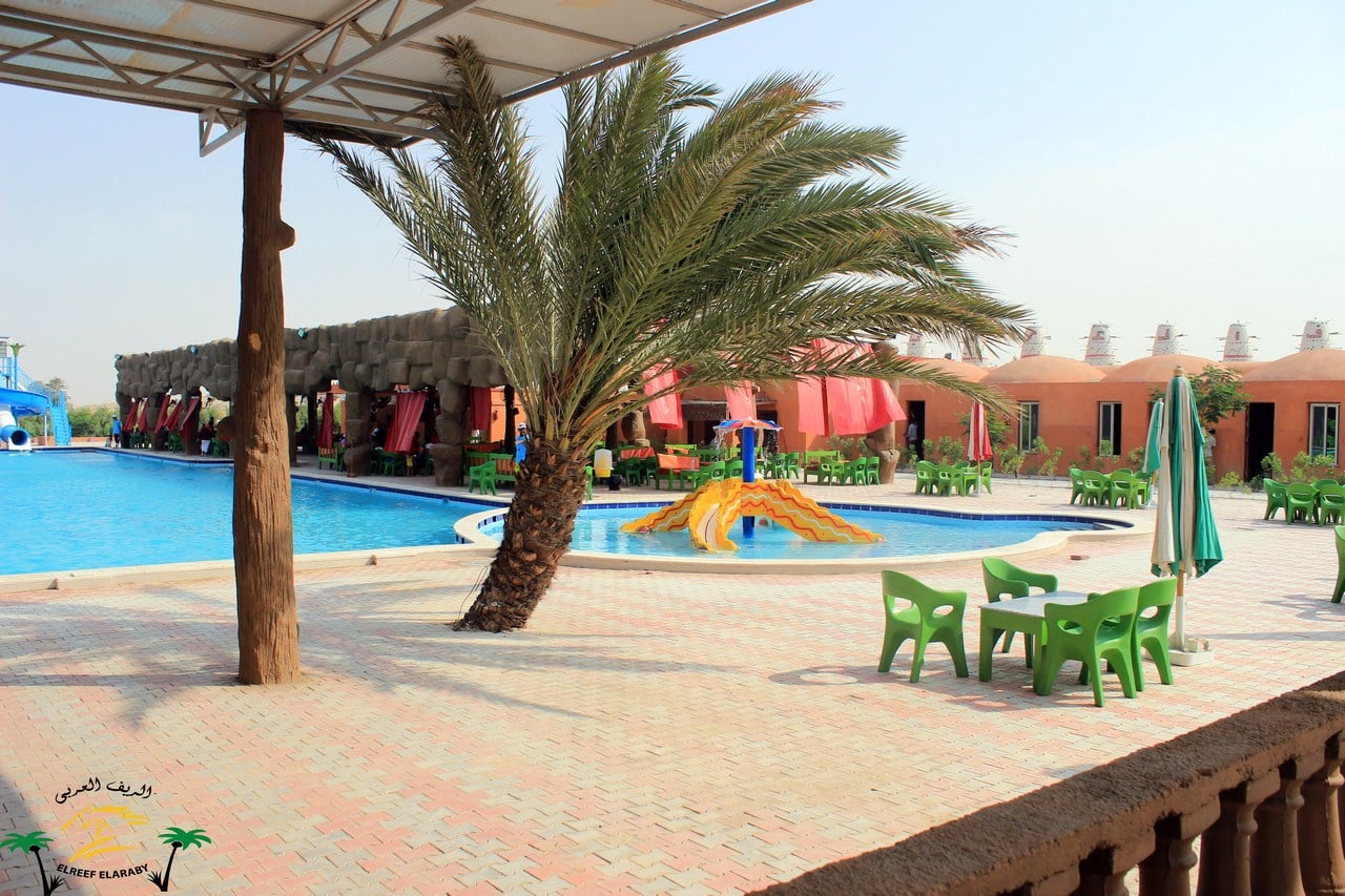 استمتع بيومك مع أصدقائك وعائلتك في قرية الريف العربي