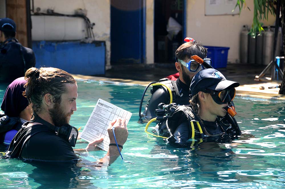 دورة مدرب طاقم (تطوير معلمي بادي)