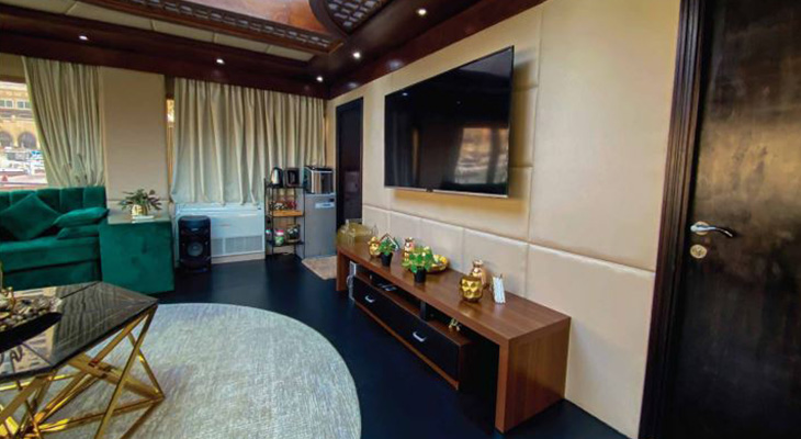 Have a unique experience in the Royal suite 