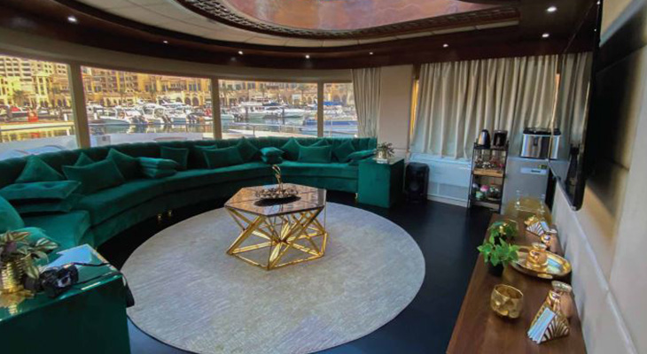 Have a unique experience in the Royal suite 