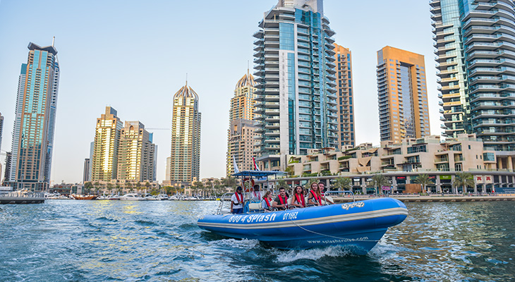 Watch the Sightseeing of Dubai Through A Boat Trip