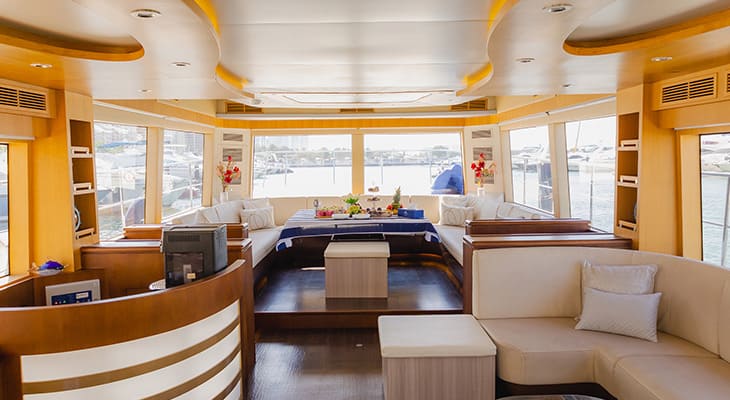 yacht rental dubai price