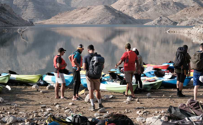 Oman: Kayak & Stand-Up Paddle Board Experience in Wadi Dayqah