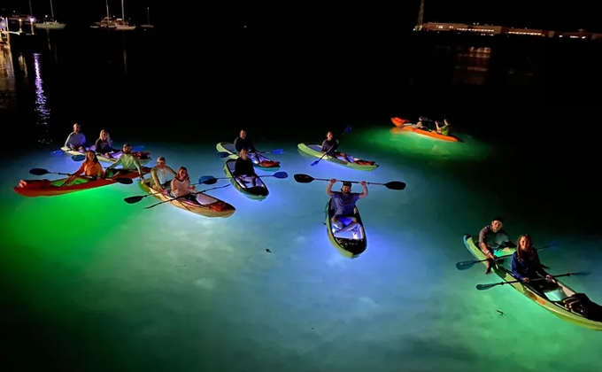 Night Kayak Experience in Wadi Dayqah