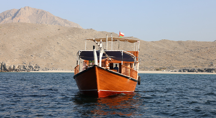 3 Hours Dhow Cruise with Dolphin Watching and Snorkeling in Musandam