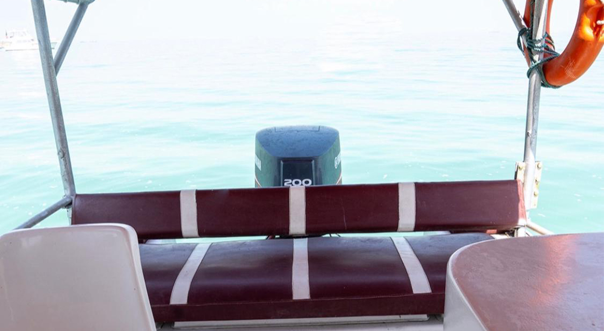 Lan El Sakhr Boat: Sea Trip for Groups up to 6 People