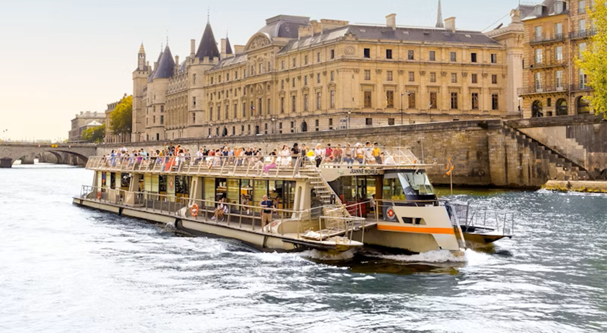 1-Hour Seine Cruise with Audio Guide
