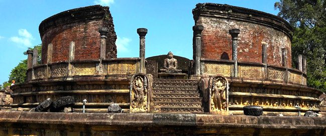 The ancient city of Polonnaruwa - Sri Lanka tour