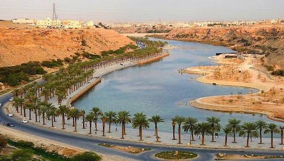 Enjoy The Beautiful Nature In The Wadi Narmar Lake