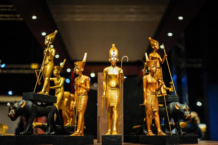 اكتشف المتحف المصري 