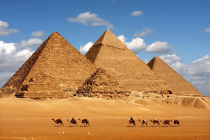 Tour to pyramids from Hurghada by plane