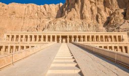 استمتع بالانضمام الي رحله فرعونيه الاقصر و ابو سمبل