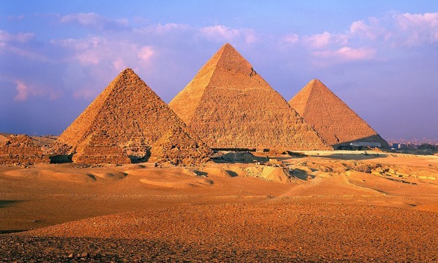 جولة في الأهرامات العظيمة وأبو الهول والمتحف المصري.