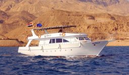 A day in the middle of the sea on a yacht in Ain Sokhna