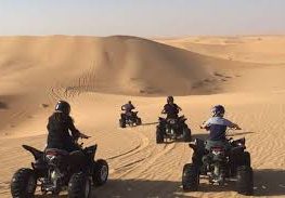 دراجات رباعية في صحارى قطر