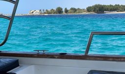 Enjoy a special trip on a yacht to Bayda Island