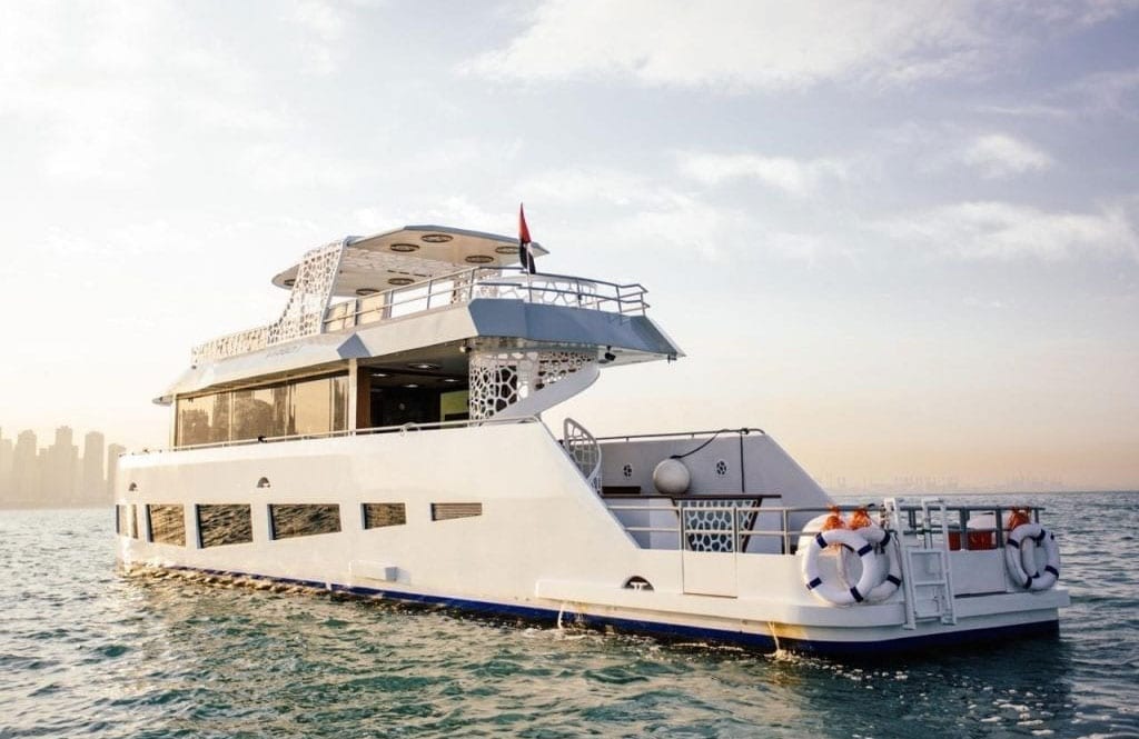 luna yacht 90 feet