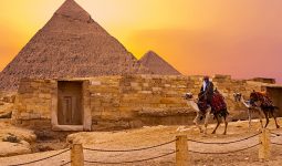 أفضل رحلة لمدة 8 أيام إلى الأهرامات و رحلة الدهبية النيلية الفاخرة