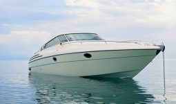 Yacht Rental Dubai 42Ft - 1 hour up to 10 Guest.