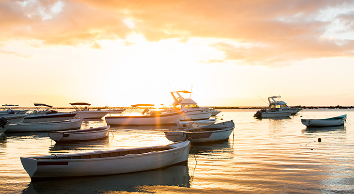 Boat Trip to Enjoy Sunset