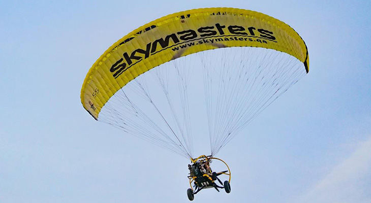 A unique paragliding experience in Qatar 