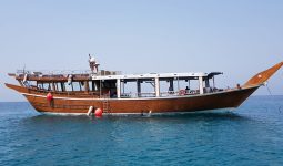 Enjoy breakfast on the island and cruise tour