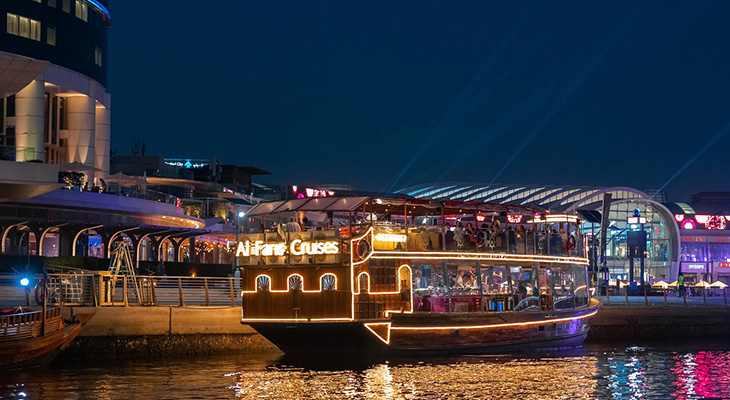 Have an amazing evening on the Dhow cruise in Dubai Canal