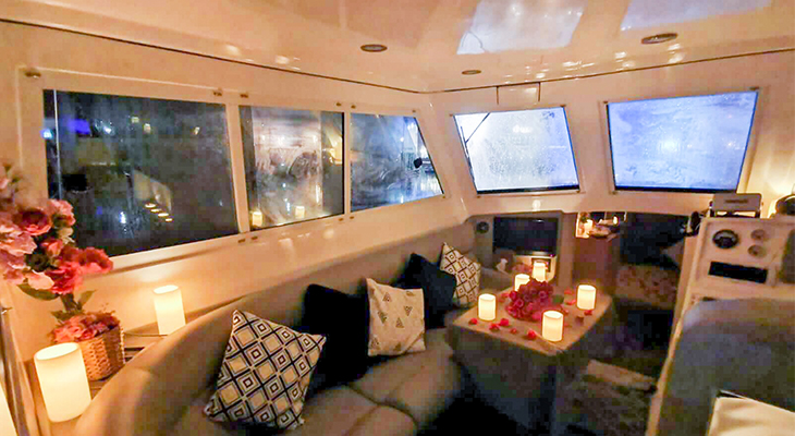 Overnight experience on a yacht for couple
