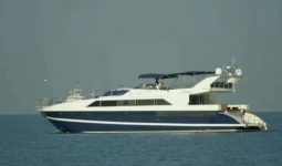 Rent a 2 hr yacht in Abu Dhabi
