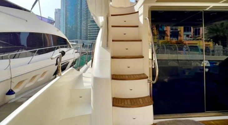yacht booking dubai