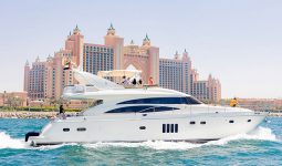 Spend an amazing time on a luxury yacht in Dubai