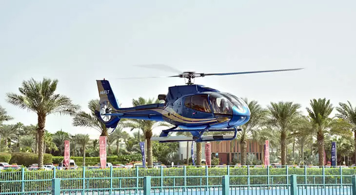 جولة هليكوبتر في سماء دبي