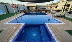 Bahrain: Chalet with Swimming Pool for Rent 