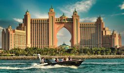 One Hour Black Boat Tour in Dubai