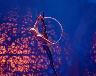 تذكرة ذهبية لعرض لابيرل باي دراغون