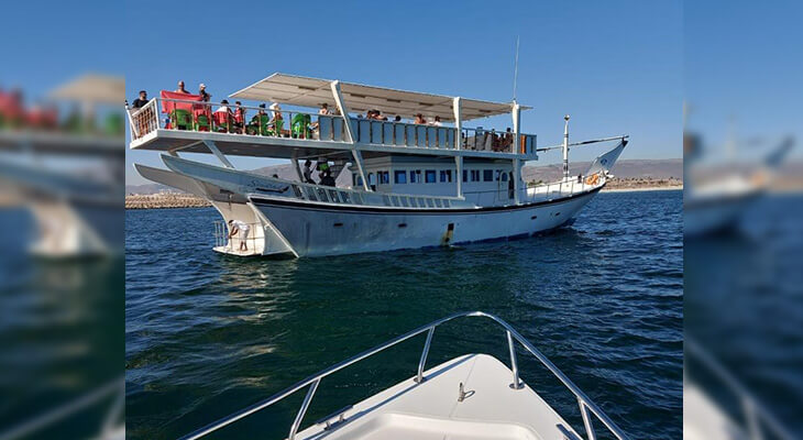 جولة ليوم كامل في قارب رويال كرافت في ظفار