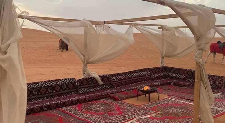 يومًا قي الرمال الحمراء مع هايكينج، التزحلق على الرمال مع باقي أنشطة الصحراء