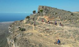 Oman: Mountain Bike Rental at Jebel Samhan