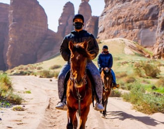 ركوب الخيل لمدة ساعة في العلا