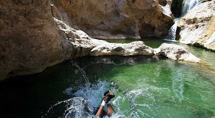 Day trip to Wadi Tiwi in Muscat 