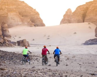 تجربة ركوب الدراجات لمدة 90 دقيقة في العلا