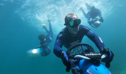 مغامرة تحت الماء بسكوتر البحر في سيتي بيتش