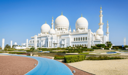 An 8-hour tour of the wealthy city of Abu Dhabi