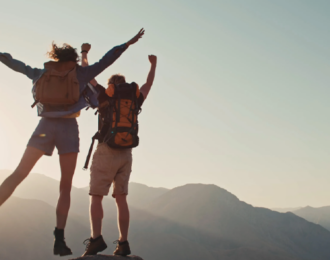 تجربة هايكنج ليلية في رمضان على قمم جبال العامرية