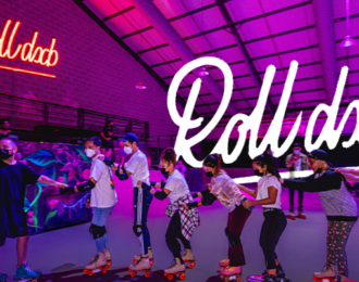 رول دي إكس بي: تزلج على أول حلبة داخلية في دبي لمدة ساعة