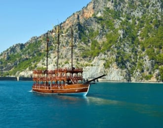 رحلة بالقارب لمدة 9 ساعات إلى جرين كانيون مع الانتقالات