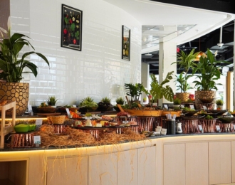 International Dining Experience at Le Murooj Restaurant in Dubai 