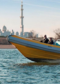 أنشطة مائية في أبو ظبي